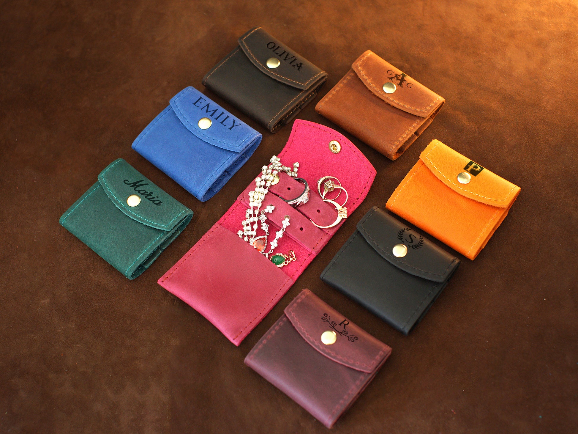 Leather jewelry pouch gift box with custom engraving, premium unboxing